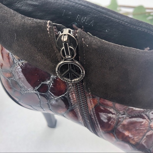 Donald J. Pliner Patent Leather Booties  size 6 - Picture 13 of 14